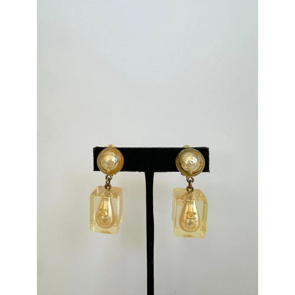 Rare Vintage Chanel 1997 Dangle Pearl Lucite Clip-on Earrings
